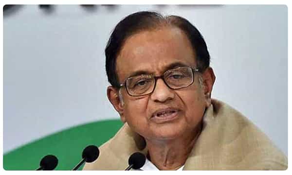 సుప్రీంలో ఎదురుదెబ్బ... చిదంబరంపై లుక్ అవుట్ నోటీసు జారీ!