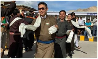 గంటన్నర సేపు ప్రసంగం.. అయినా పాక్ ఊసేదీ..?