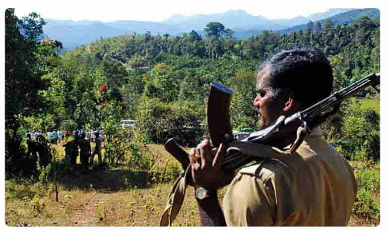 మావోల ఘాతుకం.. సర్పంచ్ గొంతుకోసి..