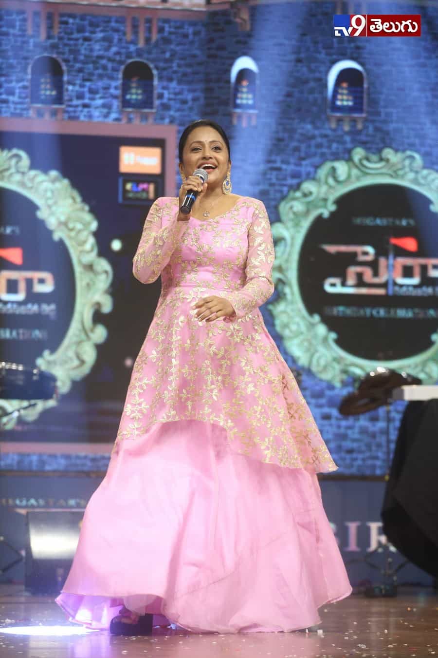 ‘అన్నయ్య’ పుట్టినరోజు వేడుకులకు ‘తమ్ముడు’ రాక