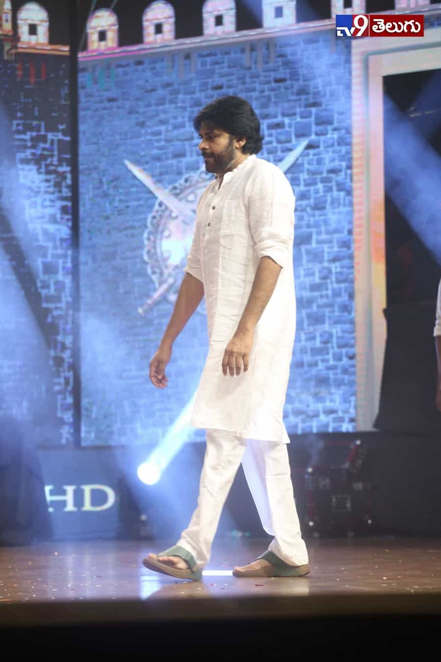 ‘అన్నయ్య’ పుట్టినరోజు వేడుకులకు ‘తమ్ముడు’ రాక