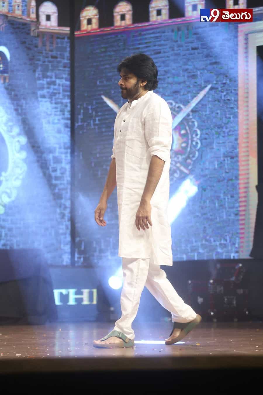 ‘అన్నయ్య’ పుట్టినరోజు వేడుకులకు ‘తమ్ముడు’ రాక