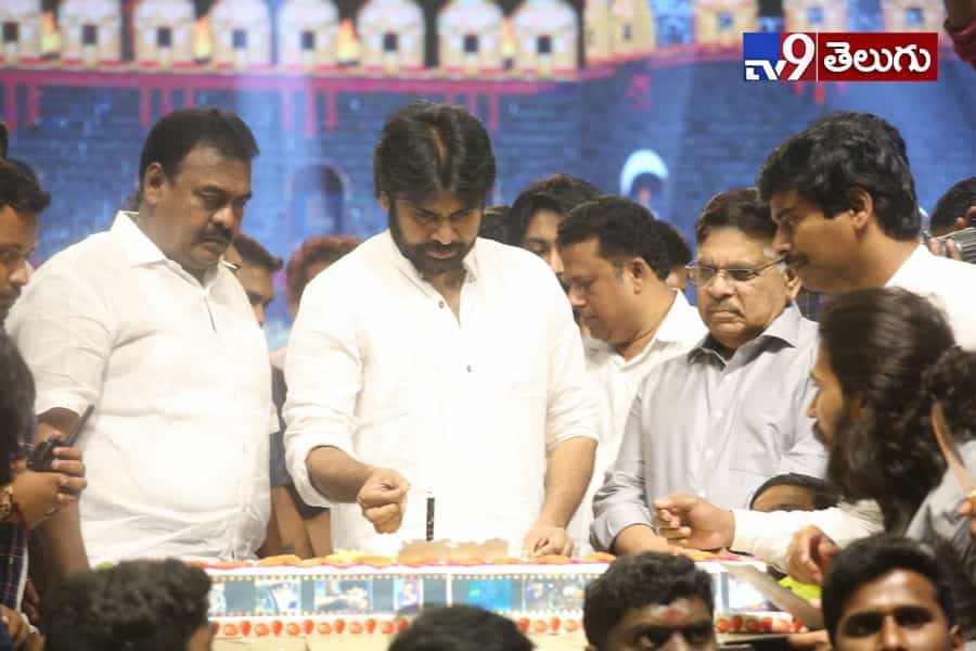 ‘అన్నయ్య’ పుట్టినరోజు వేడుకులకు ‘తమ్ముడు’ రాక