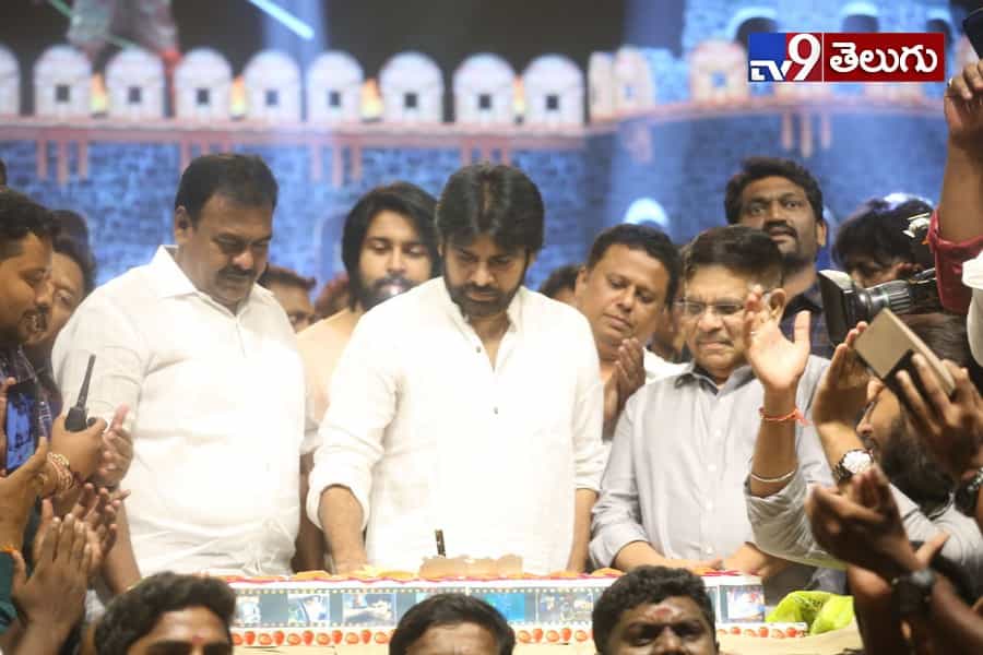 ‘అన్నయ్య’ పుట్టినరోజు వేడుకులకు ‘తమ్ముడు’ రాక