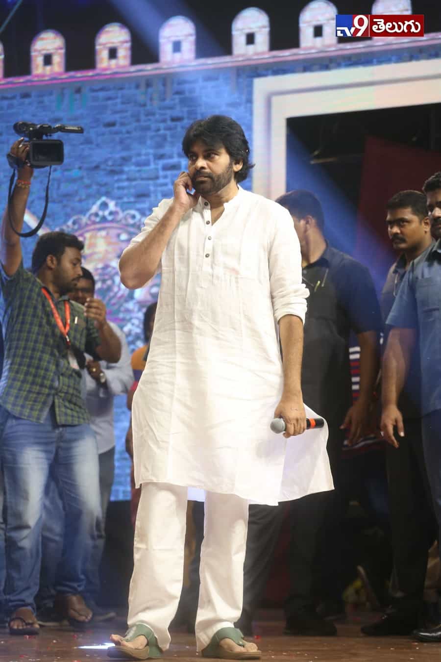 ‘అన్నయ్య’ పుట్టినరోజు వేడుకులకు ‘తమ్ముడు’ రాక
