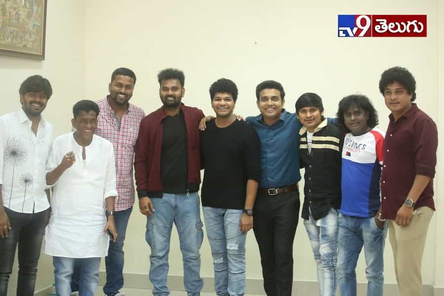 ‘అన్నయ్య’ పుట్టినరోజు వేడుకులకు ‘తమ్ముడు’ రాక