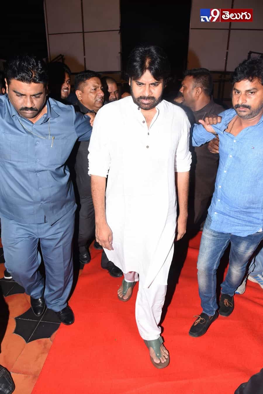 ‘అన్నయ్య’ పుట్టినరోజు వేడుకులకు ‘తమ్ముడు’ రాక
