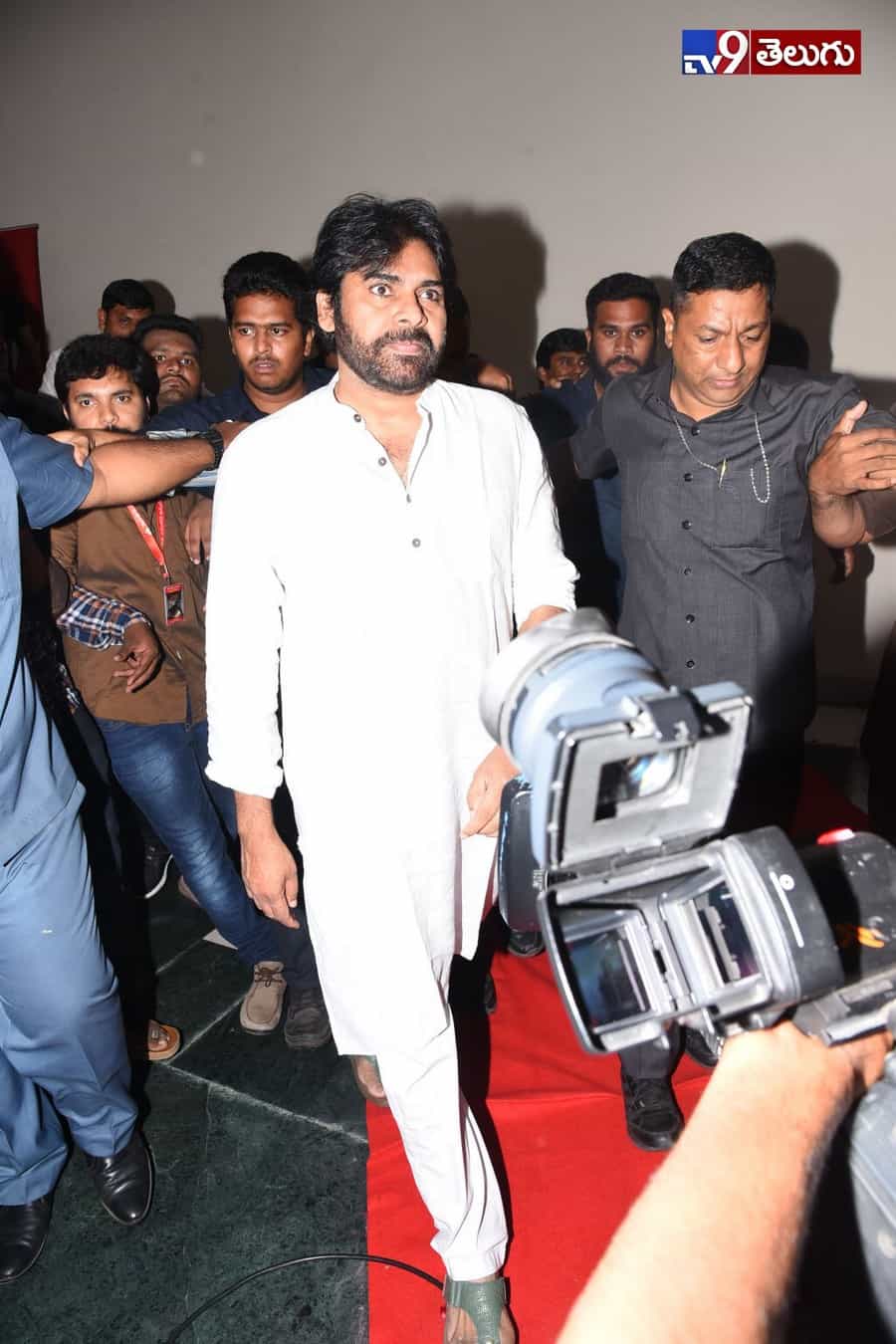 ‘అన్నయ్య’ పుట్టినరోజు వేడుకులకు ‘తమ్ముడు’ రాక