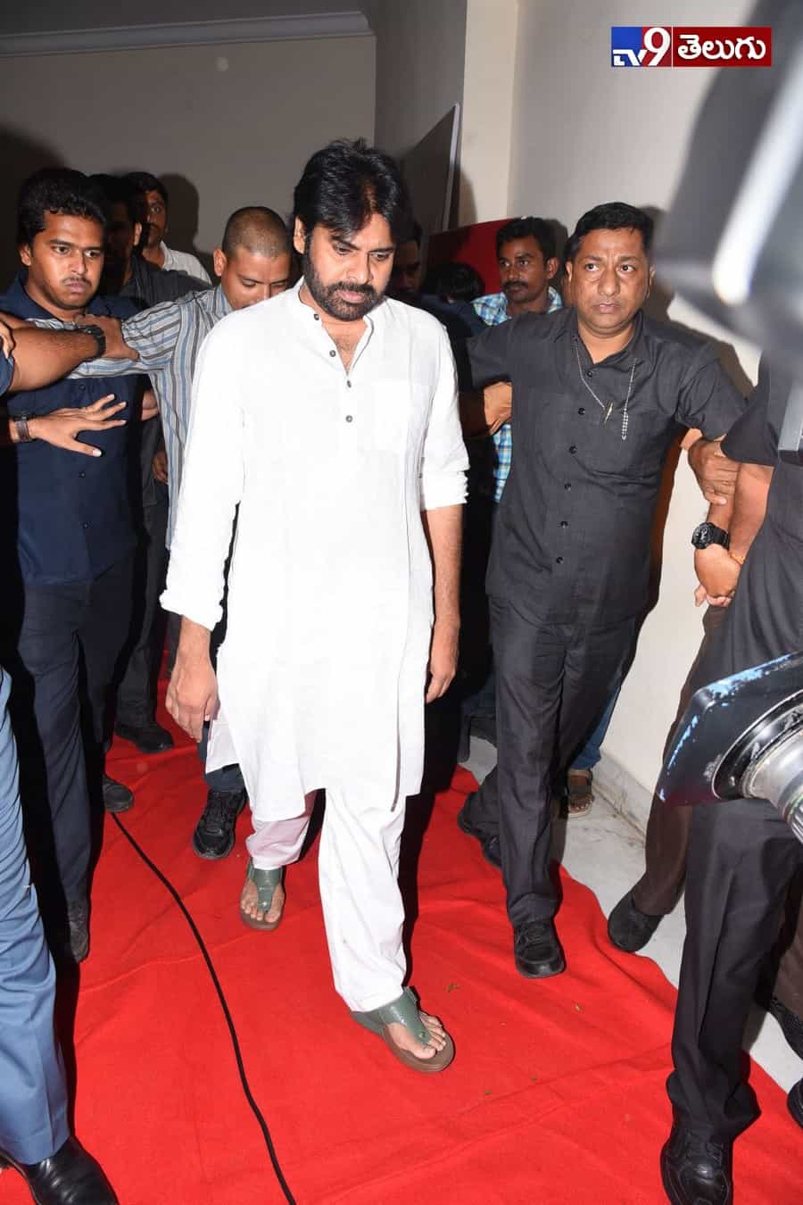 ‘అన్నయ్య’ పుట్టినరోజు వేడుకులకు ‘తమ్ముడు’ రాక