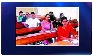 కారులో పాట.. బుడ్డోడి కేరింతలు