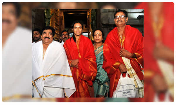 శ్రీవారి సన్నిధిలో..పీవీ సింధు