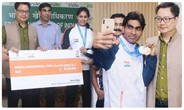 పారా షట్లర్లపై కేంద్రం కనకవర్షం