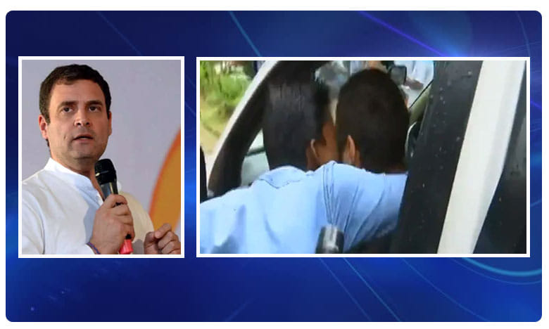 బుగ్గమీద కిస్.. రాహుల్ కూల్..కూల్..