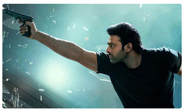 మిక్స్డ్ టాక్.. అయితే కలెక్షన్స్ ఫుల్.. సాహో ఫస్ట్ డే వ్యూ!