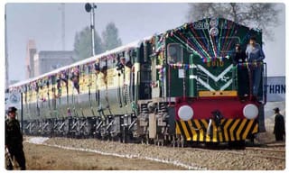 రెండు గుడ్లు.. ఇంత ఖరీదా.. గుడ్లు తేలేయ్యాల్సిందే!