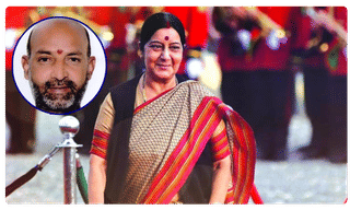 చిన్నమ్మకు నివాళులర్పిస్తూ.. భావోద్వేగానికి గురైన మోదీ