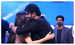 ఫ్యాన్స్‌.. డైహార్డ్‌ ఫ్యాన్స్‌ అన్న డైలాగ్‌ రాసింది అతనే