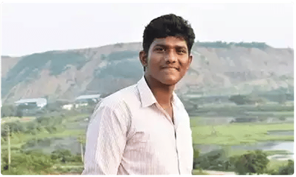 కాలేజ్లో గ్యాంగ్ వార్.. స్టూడెంట్ దారుణ హత్య..!