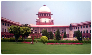 బ్రేకింగ్: సీఎం జగన్ నివాస సమీపంలో కరోనా కలకలం.. ఇద్దరు వాలంటీర్లతో సహా..!