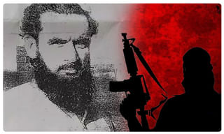 ఆ ఎగిరే పాము మాకే కావాలి: అటవీశాఖ అధికారులు