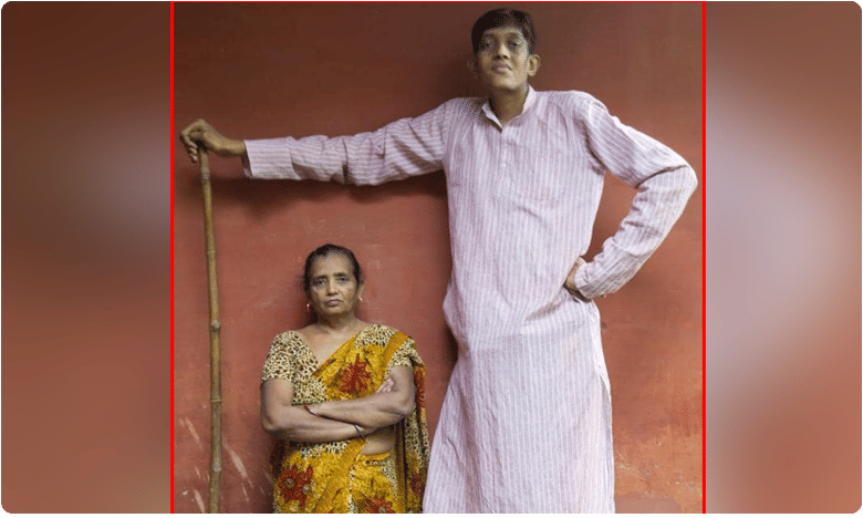 ఇండియాలో ఎత్తైన వ్యక్తి .. సాయం కోసం ఎదురుచూపు