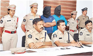 ఐస్‌క్రీమ్ కొనివ్వలేదని.. ప్రియుడిని చంపిన ప్రియురాలు..!