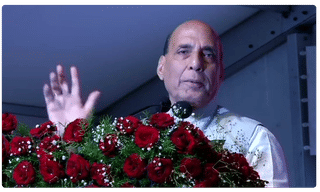 సీఎం యడియూరప్పకు పండ్లు ఇచ్చినందుకు మేయర్‌కు జరిమానా