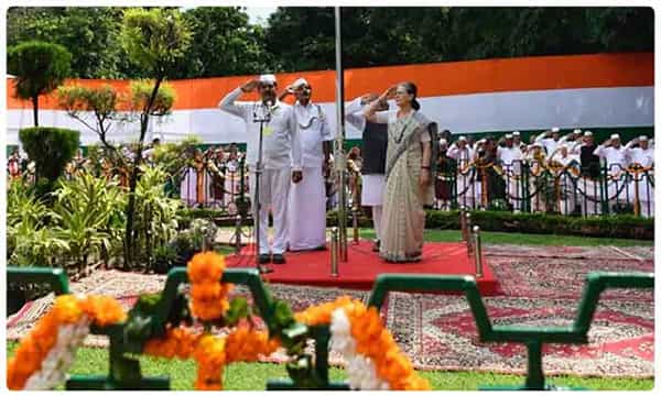 మెరుగైన సమాజాన్ని నిర్మించాల్సిన బాధ్యత యువతదే
