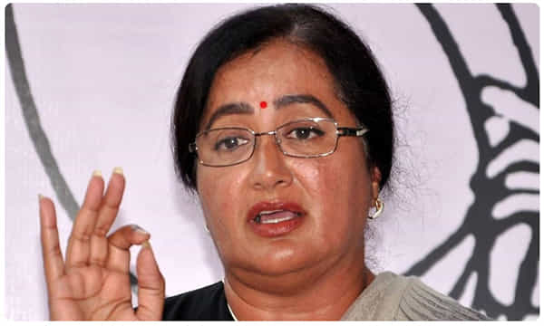 ఫేక్ అకౌంట్లతో ఎంపీ సుమలతకు వేధింపులు..!