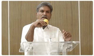 బీఎస్‌ఎన్‌ఎల్‌ మౌనరాగంతో ఉద్యోగులకు ఉద్వాసన..!