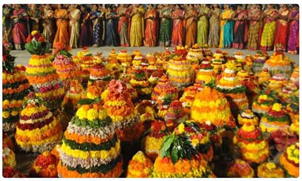 బతుకమ్మ పండుగ.. తొమ్మిది రోజులు ఎనిమిది నైవేద్యాలు!