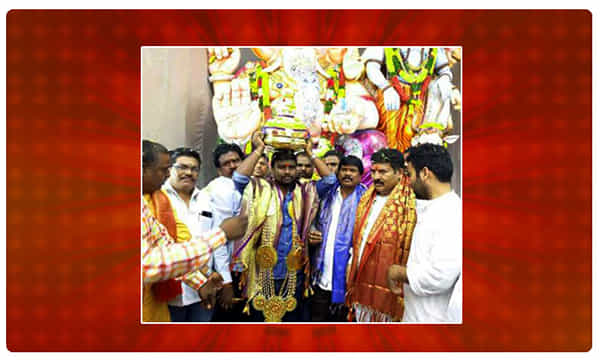 రూ.7.56లక్షలు పలికిన భోలక్పూర్ బంగారు లడ్డూ