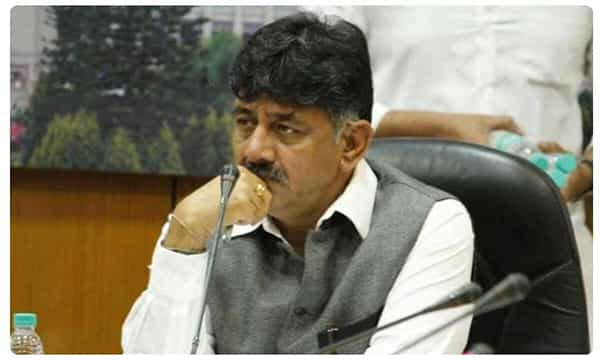 బ్రేకింగ్, కాంగ్రెస్ నేత డీకే.శివకుమార్ ఇంటిపై సీబీఐ ఆకస్మిక దాడులు ,