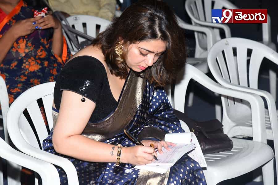 పూరి కనెక్ట్స్ఆధ్వర్యంలో పూరి, ఛార్మీల హెల్పింగ్ హ్యాండ్. ఫొటోస్