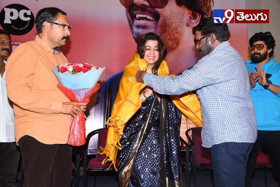 పూరి కనెక్ట్స్ఆధ్వర్యంలో పూరి, ఛార్మీల హెల్పింగ్ హ్యాండ్. ఫొటోస్