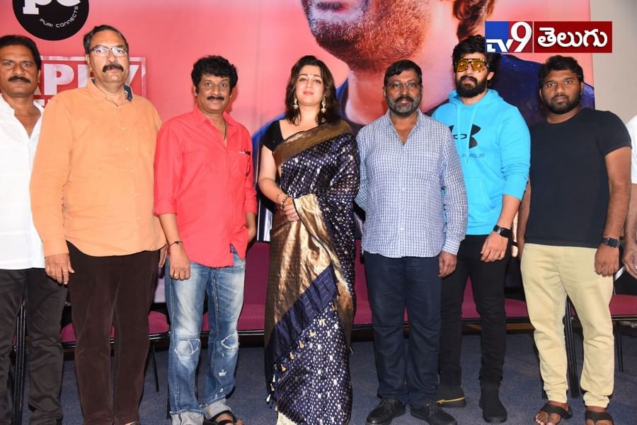 పూరి కనెక్ట్స్ఆధ్వర్యంలో పూరి, ఛార్మీల హెల్పింగ్ హ్యాండ్. ఫొటోస్