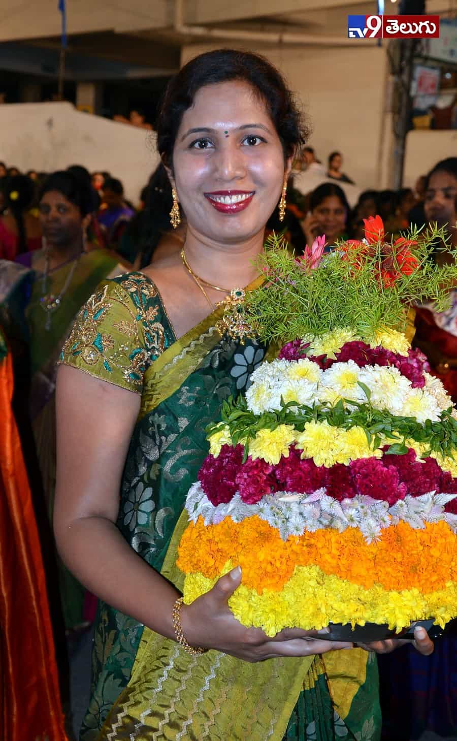 బతుకమ్మ సంబరాలు మొదలయ్యాయోచ్..