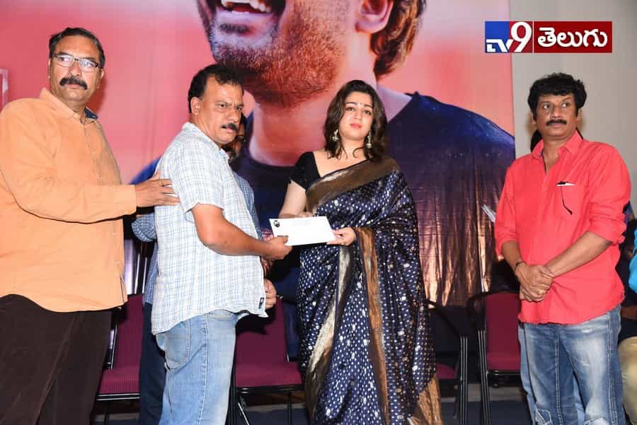 పూరి కనెక్ట్స్ఆధ్వర్యంలో పూరి, ఛార్మీల హెల్పింగ్ హ్యాండ్. ఫొటోస్