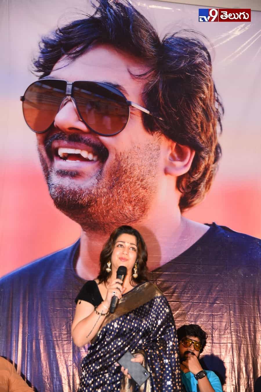 పూరి కనెక్ట్స్ఆధ్వర్యంలో పూరి, ఛార్మీల హెల్పింగ్ హ్యాండ్. ఫొటోస్