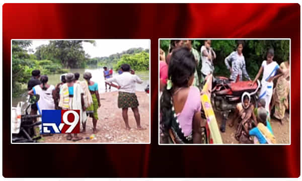 గర్భిణీ కష్టాలు... బైకులు దుప్పట్లు అడ్డుపెట్టి రోడ్డుపైనే ప్రసవం..!