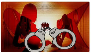 మహిళా ప్రొఫెసర్ పై విద్యార్ధి దాష్టీకం.. పోలీసుల జోక్యంతో కటకటాల వెనక్కి…!!