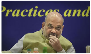 నాడు మోదీని తిట్టాడు.. నేడు ఉద్యోగం పోయింది..!