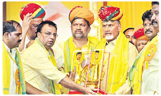 డెంగ్యూ పై టీవీ9 సమరం.. అవగాహన సదస్సులు ఏర్పాటు..