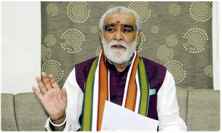 పూజ తర్వాత  ఇలా చేశావేంటి సల్మాన్..? కడిగేస్తున్న నెటిజన్లు