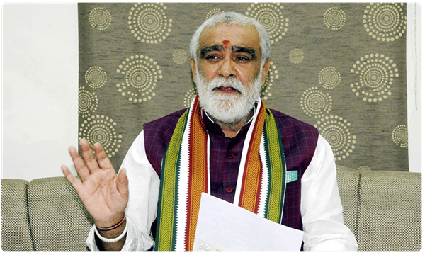 గోమూత్రంతో క్యాన్సర్కు చెక్.. కేంద్రమంత్రి చౌబే