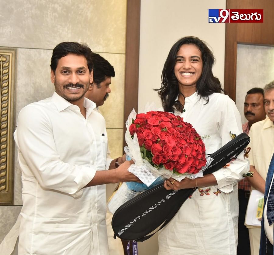 ‘సీఎం జగన్’ చేతుల మీద గా ‘పీవీ సింధు’ కి దక్కిన గౌరవం