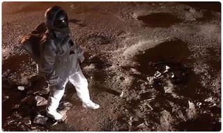 ఇదేం విడ్డూరం.. 6 గజాల్లో ఏకంగా మూడు ఫ్లోర్ల బిల్డింగ్!