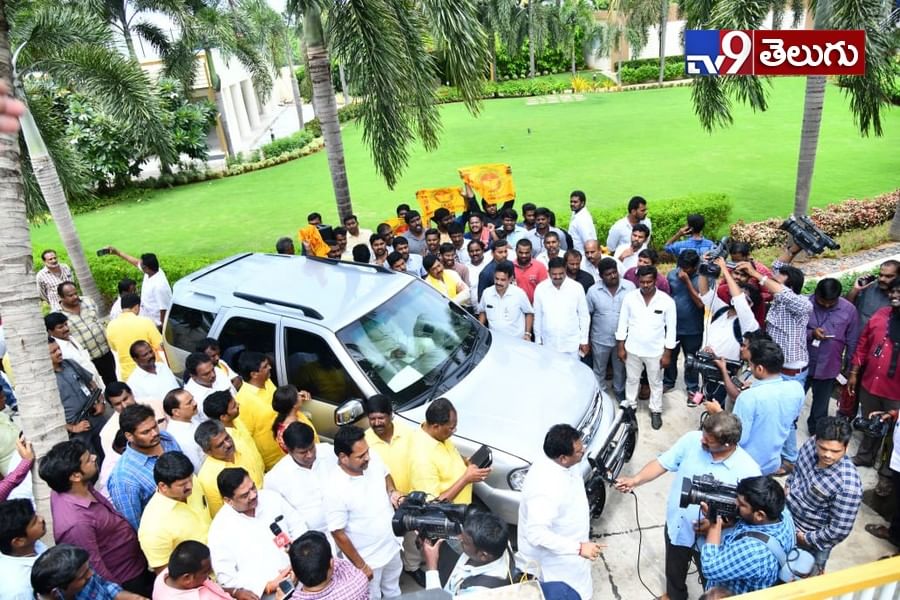 చంద్రబాబు ఇంటి వద్ద హైటెన్షన్..