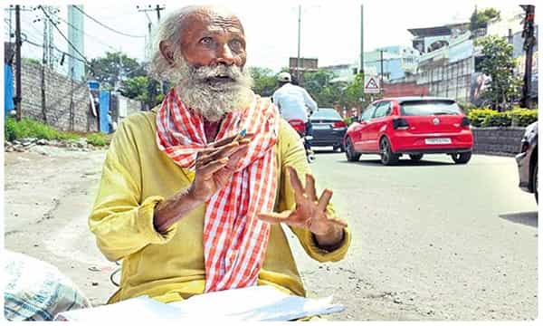 కృష్ణానగర్ వీధుల్లో.. కష్టాల కడలిలో.. సినీ కథా రచయిత శిధిల జీవితం!