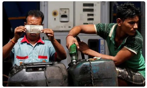 Fuel Price Hiked: బాదుడే.. బాదుడు.. మళ్లీ పెరిగిన పెట్రో ధరలు.. విజయవాడలో సెంచరీ కొట్టిన పెట్రోల్ రేటు..